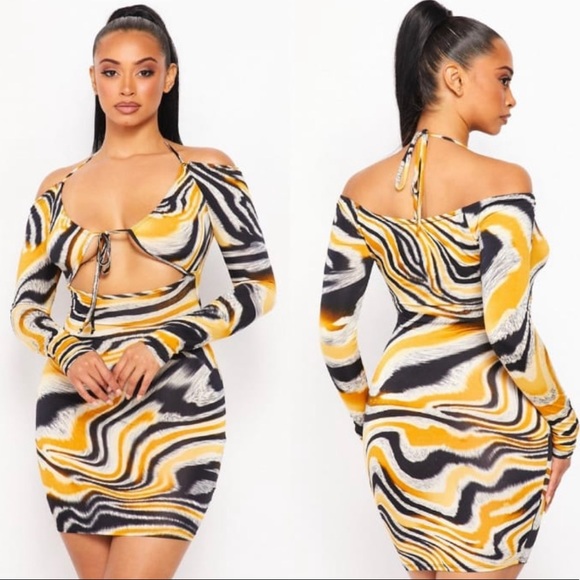 maypink Dresses & Skirts - Long sleeve swirl print mini dress